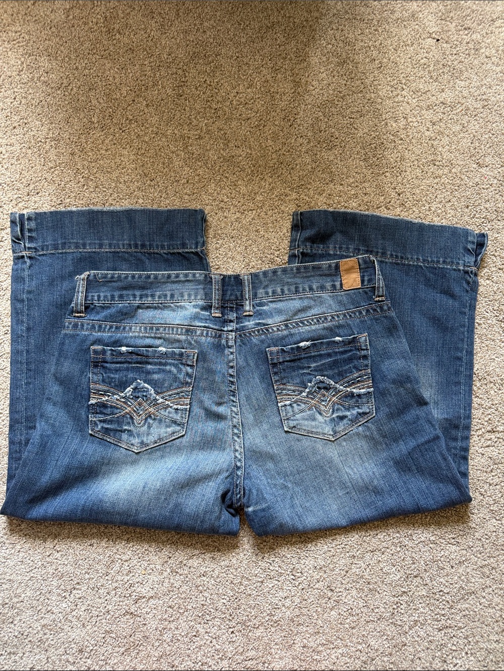 Maurices Y2K Boho Denim Embroidered Cropped Capris Mid Rise Jean Size 9/10